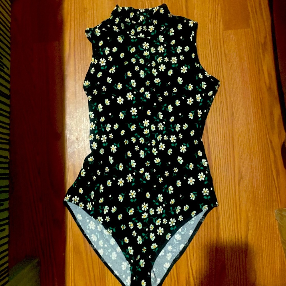 New, bodysuit, flower print.